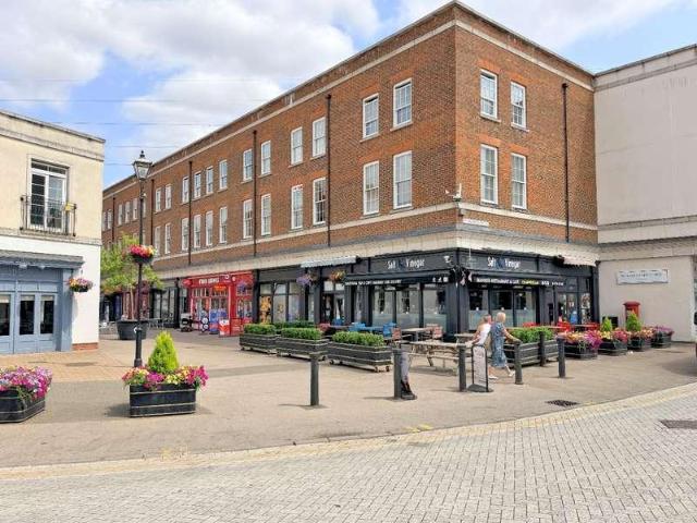 2 bed flat for sale
