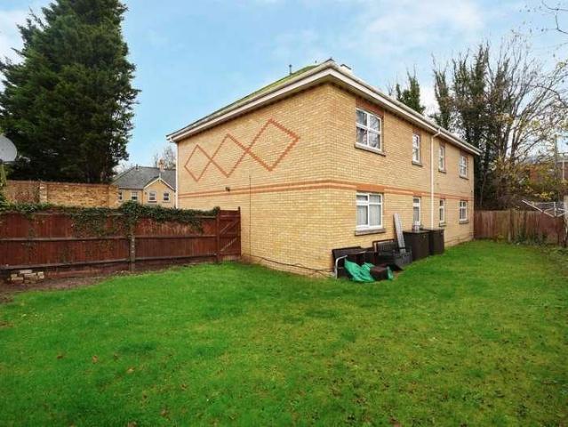 2 bed flat for sale