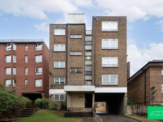 2 bed flat for sale