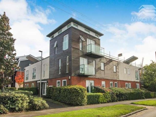 2 bed flat for sale