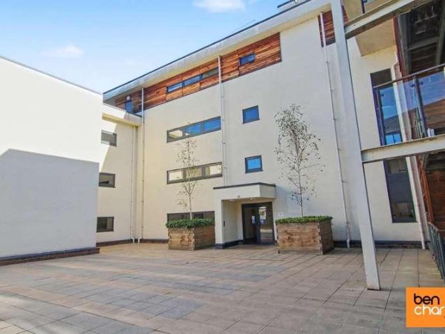 2 bed flat for sale