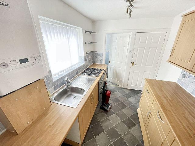 2 bed flat for sale