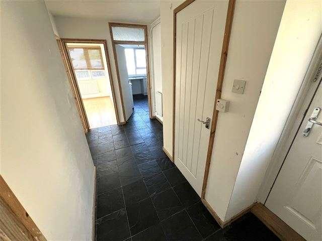 2 bed flat for sale