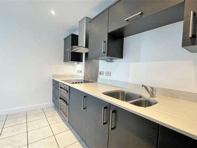 2 bed flat for sale