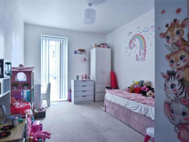 2 bed flat for sale