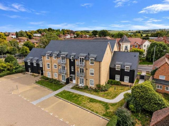 2 bed flat for sale