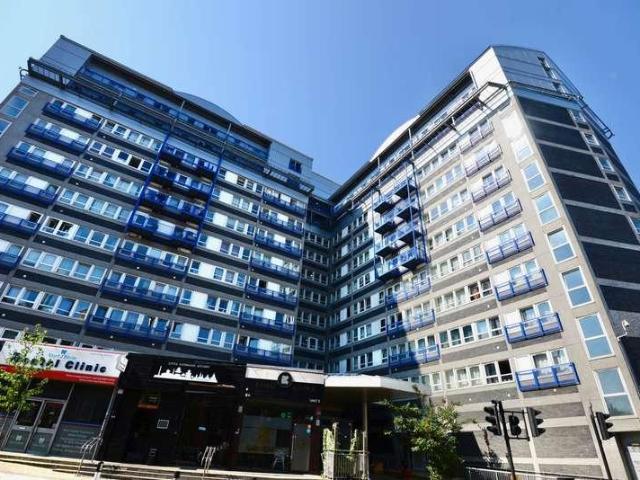 2 bed flat for sale
