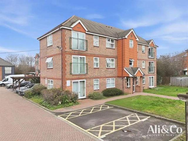 2 bed flat for sale