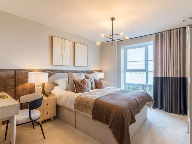 2 bed flat for sale