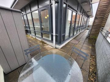 2 bed flat for sale