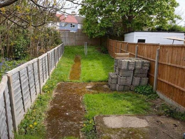 2 bed flat for sale