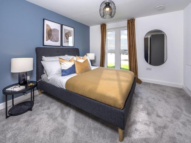 2 bed flat for sale