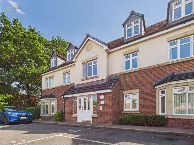 2 bed flat for sale