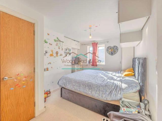 2 bed flat for sale