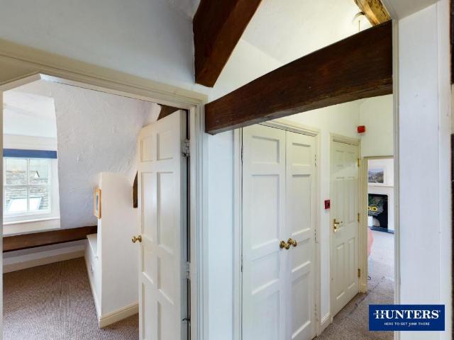 2 bed flat for sale