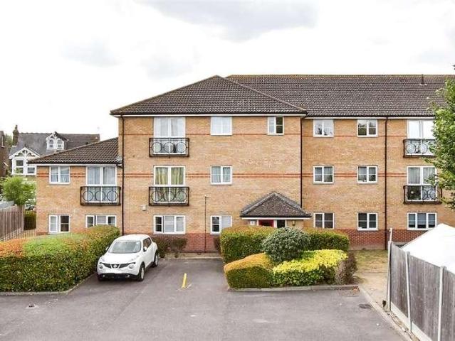 2 bed flat for sale