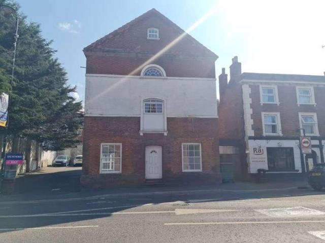 2 bed flat for sale