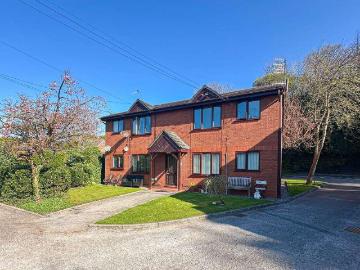 2 bed flat for sale