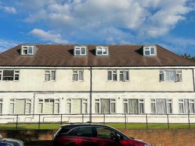 2 bed flat for sale
