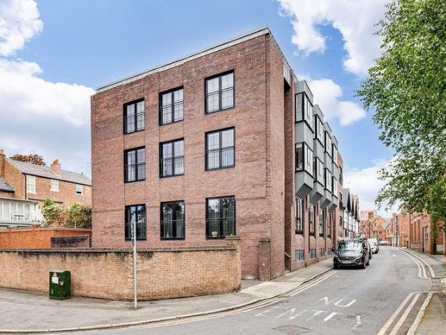 2 bed flat for sale