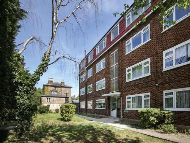 2 bed flat for sale