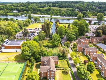 2 bed flat for sale