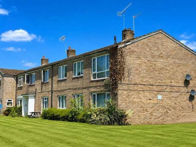 2 bed flat for sale