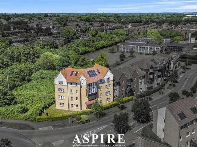 2 bed flat for sale