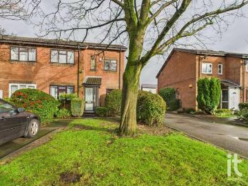 2 bed flat for sale