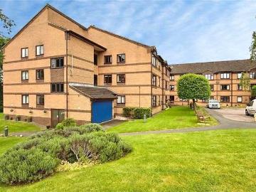 2 bed flat for sale