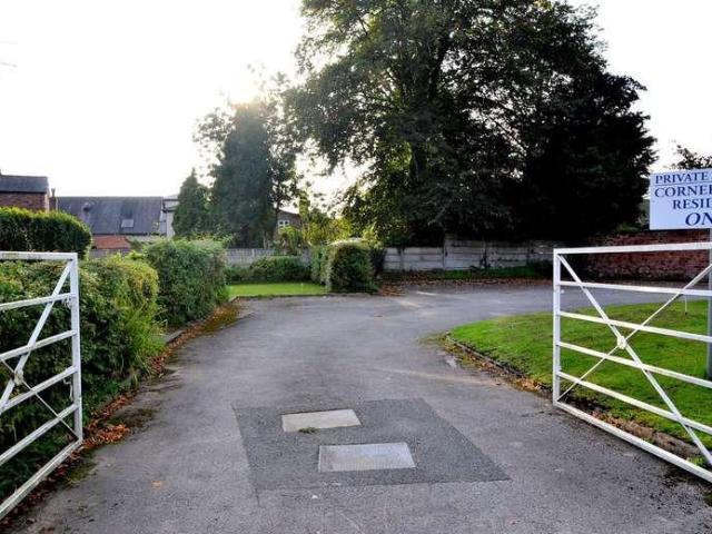 2 bed flat for sale