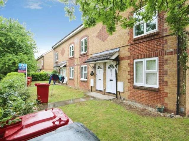 2 bed flat for sale
