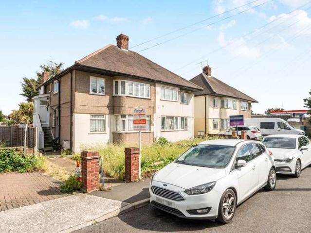 2 bed flat for sale