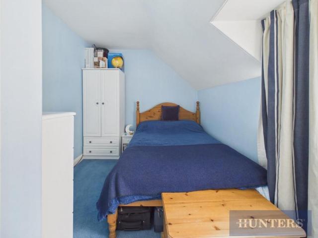 2 bed flat for sale