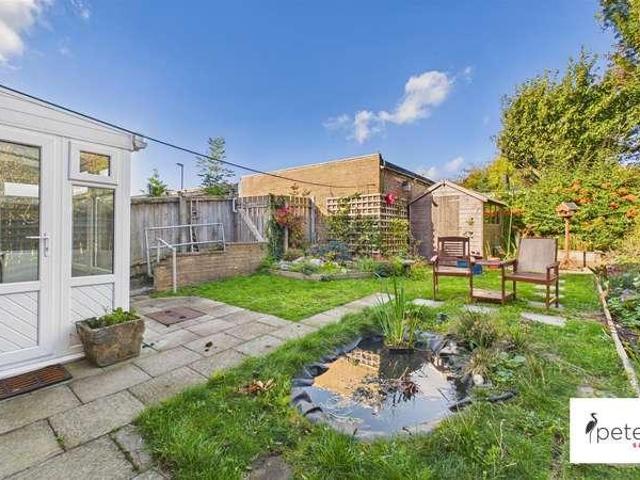 2 bed flat for sale