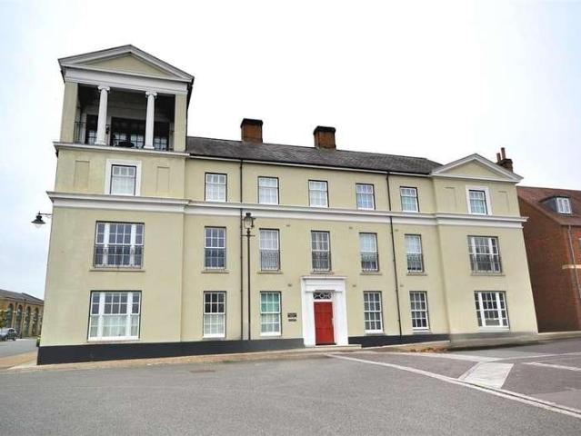 2 bed flat for sale