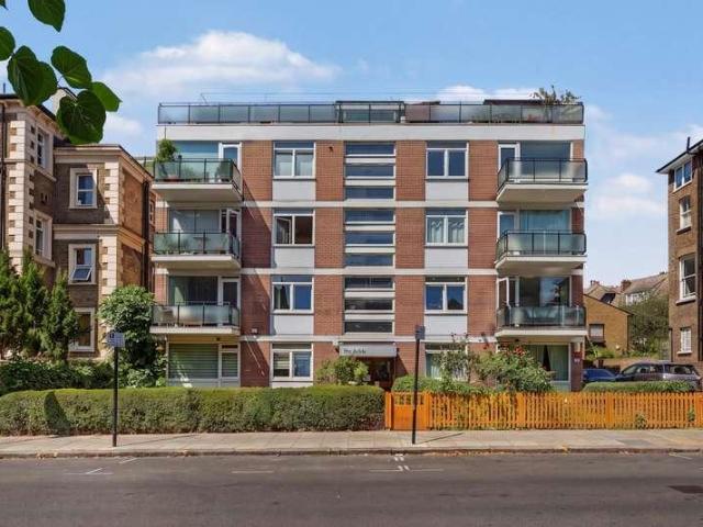 2 bed flat for sale
