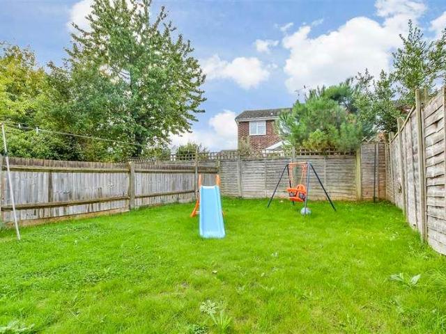2 bed flat for sale