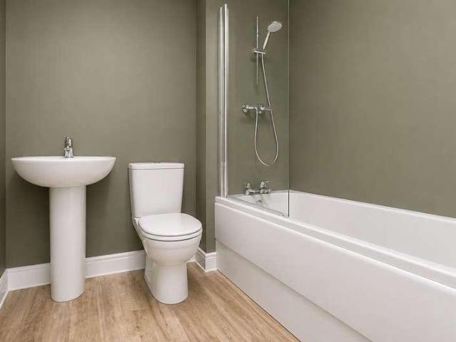 2 bed flat for sale