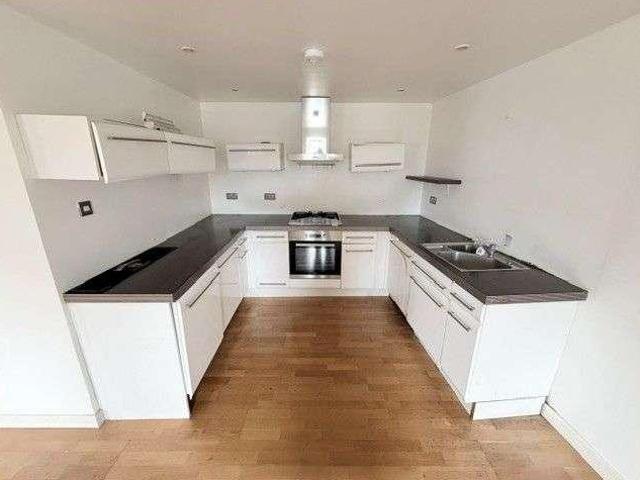 2 bed flat for sale