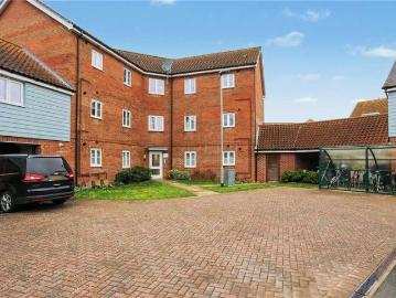 2 bed flat for sale