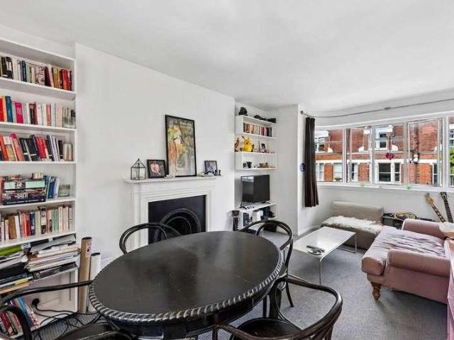 2 bed flat for sale