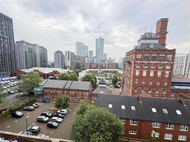 2 bed flat for sale