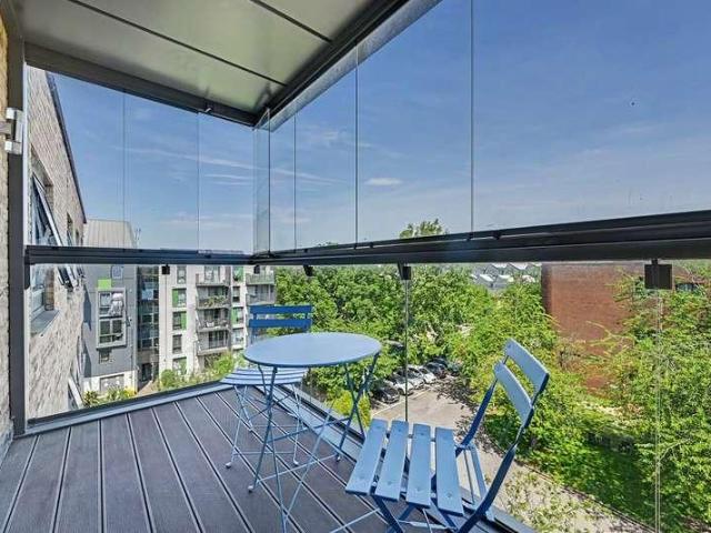 2 bed flat for sale