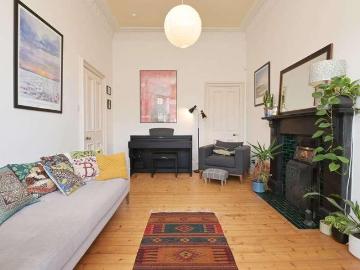 2 bed flat for sale
