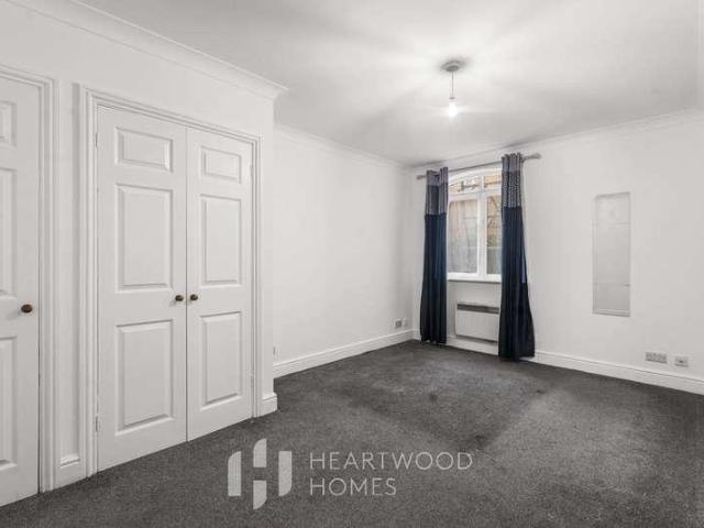 2 bed flat for sale