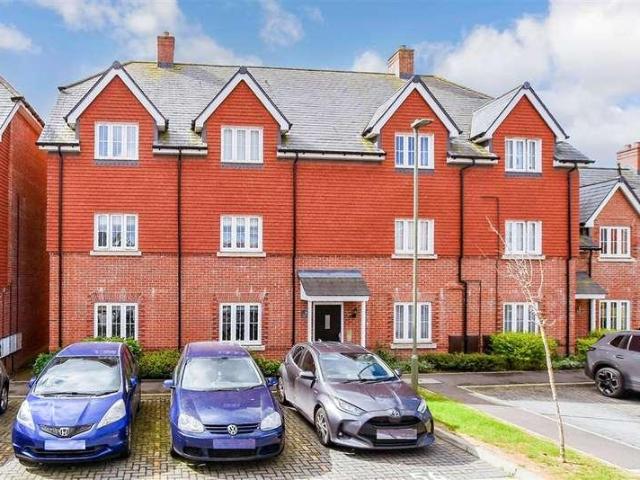 2 bed flat for sale