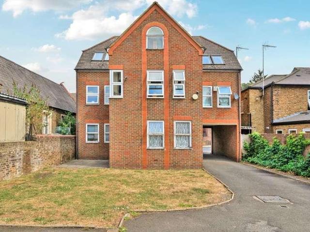 2 bed flat for sale