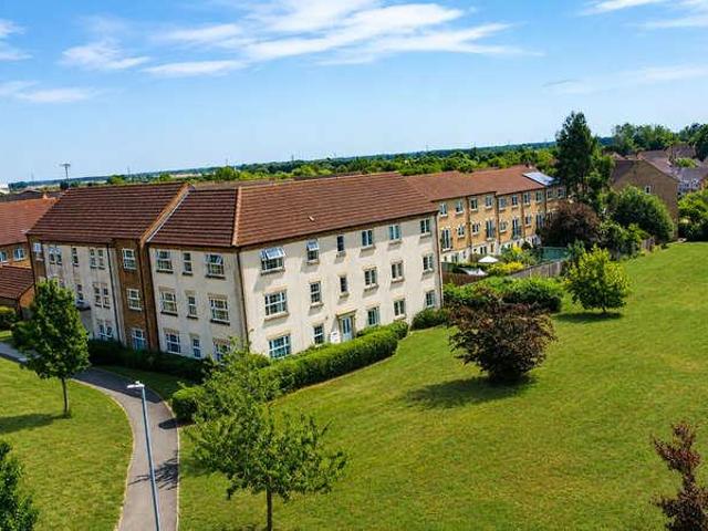 2 bed flat for sale