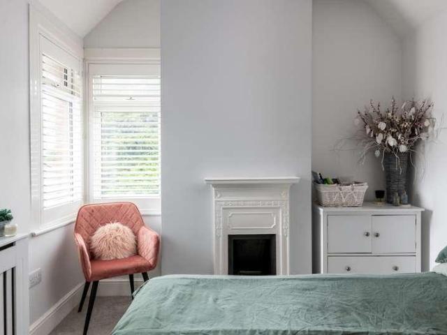 2 bed flat for sale